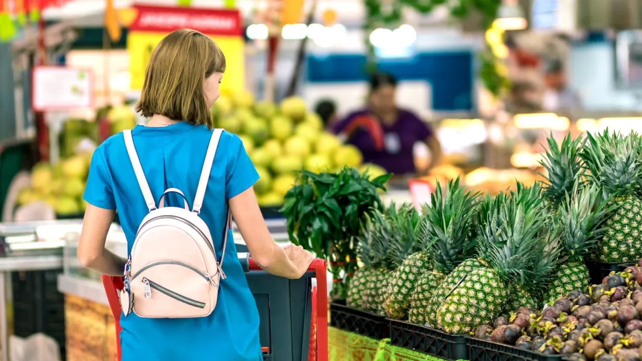 Market kasası ve alışveriş fişi